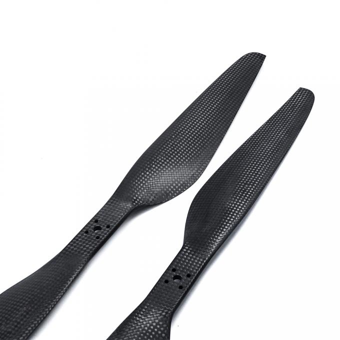 FLUXER PRO propeller showing matte finish and Ανθρακας fiber construction